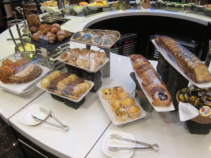 Oman-Air-Lounge-Muscat-Airport - 23