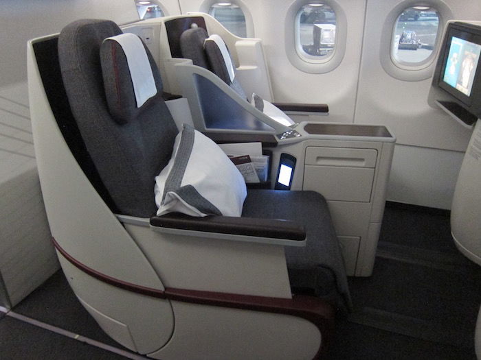 Qatar-Airways-A320-First-Class - 1