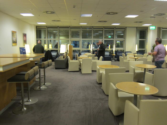 Air-France-Lounge-Frankfurt-Airport - 11
