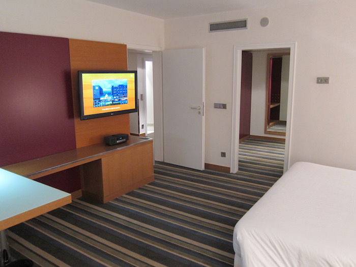 Sheraton-Frankfurt-Airport-Suite - 11