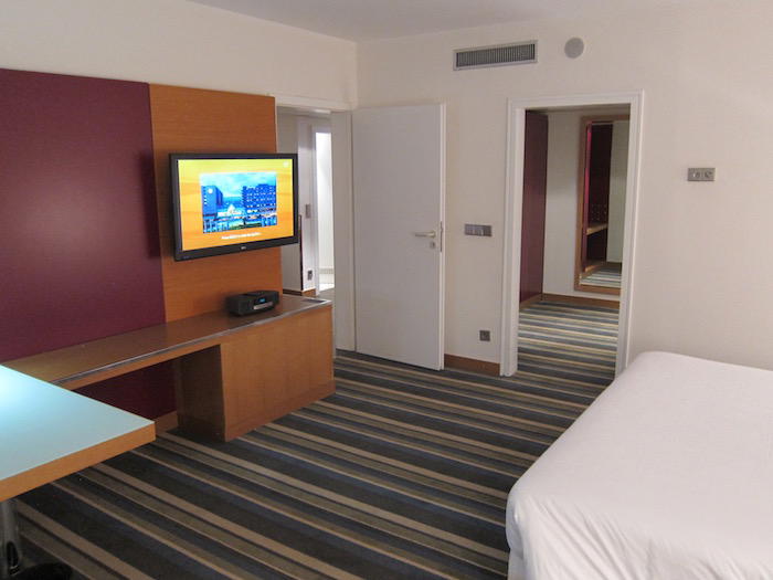 Sheraton-Frankfurt-Airport-Suite - 11