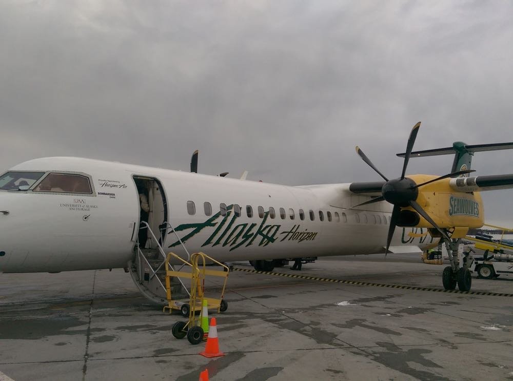 Alaska-AS-Q400-plane