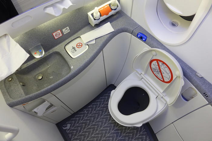 Air-Canada-Business-Class-787 - 29