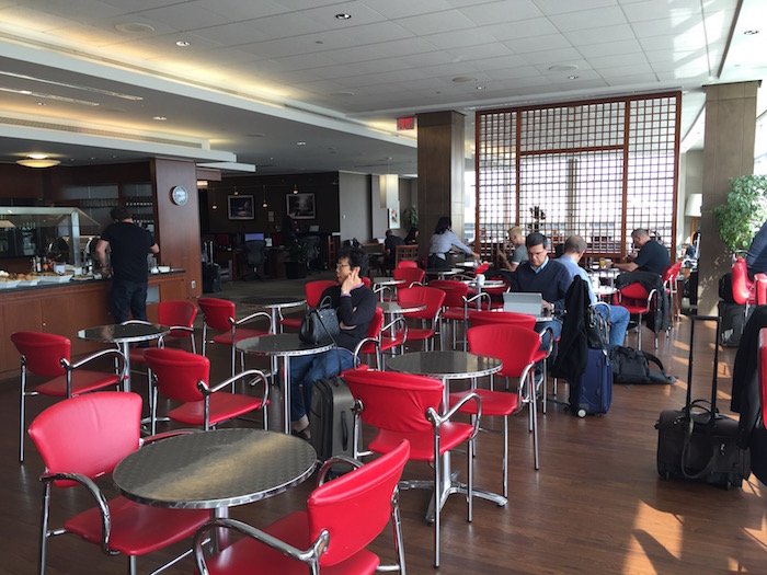 Air-Canada-Lounge-Vancouver - 12