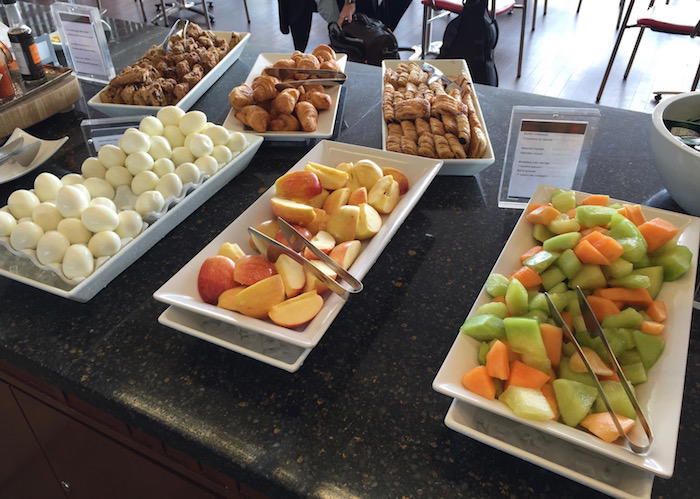 Air-Canada-Lounge-Vancouver - 25