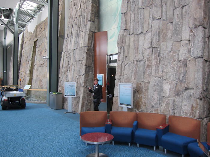Air-Canada-Lounge-Vancouver - 6