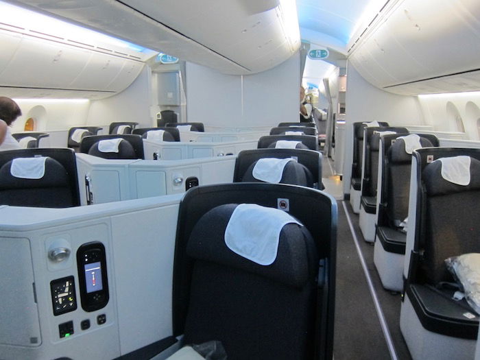 Avianca-Business-Class-787 - 1