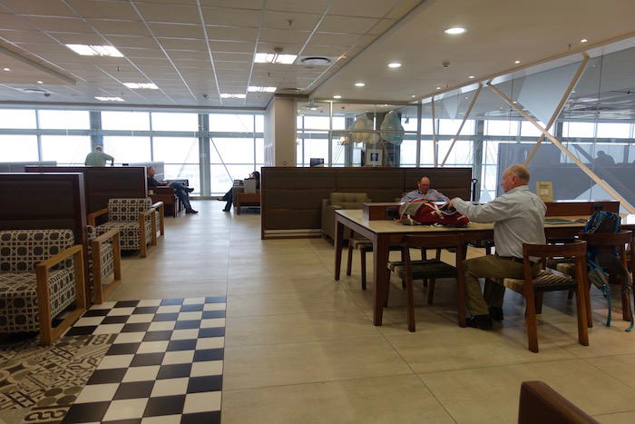 South-African-Airways-Lounge-Johannesburg - 25