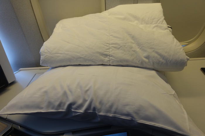 Air-Canada-777-Business-Class - 17