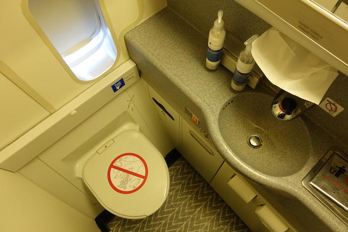 Air-Canada-777-Business-Class - 20