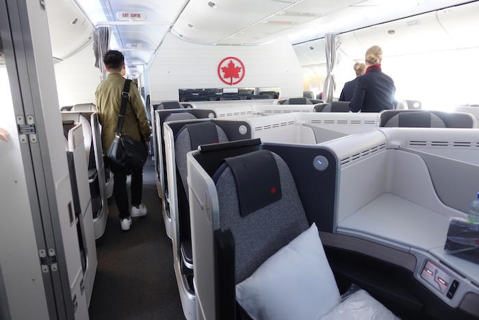 Air-Canada-777-Business-Class - 3