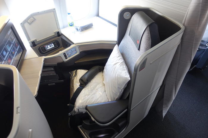 Air-Canada-777-Business-Class - 8