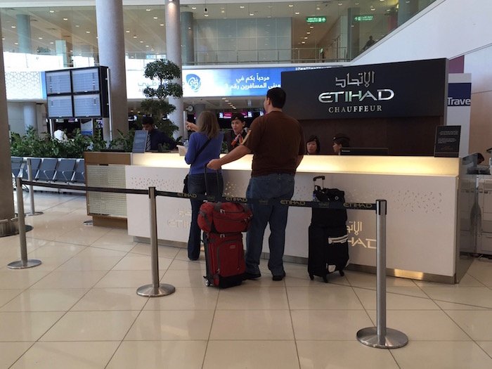 Etihad-Arrivals-Lounge-Abu-Dhabi - 28