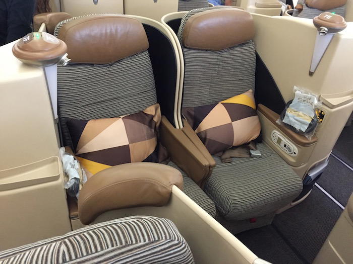 Etihad-Business-Class-A340 - 13
