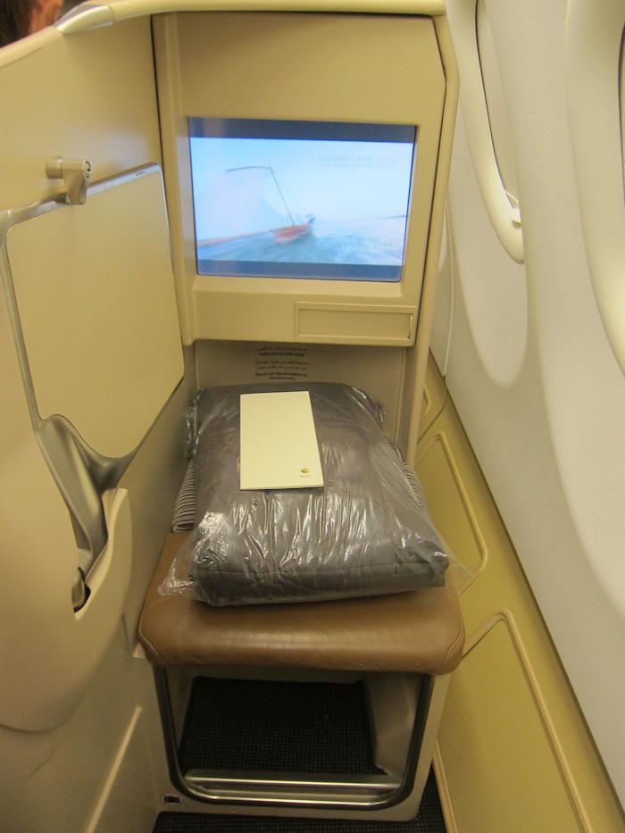 Etihad-Business-Class-A340 - 15