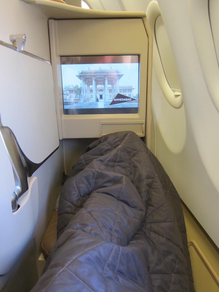Etihad-Business-Class-A340 - 25