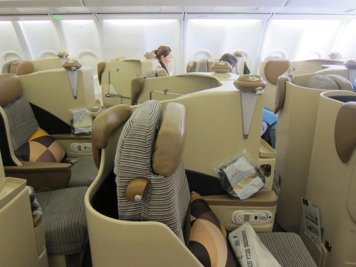 Etihad-Business-Class-A340 - 9