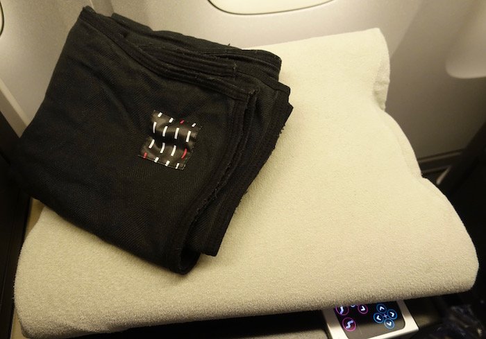 Japan-Airlines-Business-Class-767 - 28