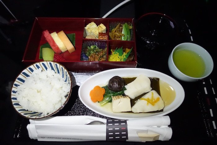 Japan-Airlines-Business-Class-767 - 61