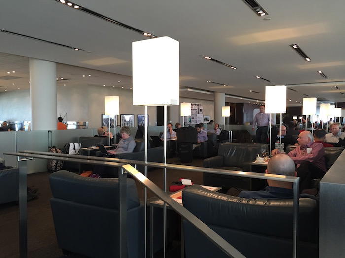 Maple-Leaf-Lounge-Toronto - 2