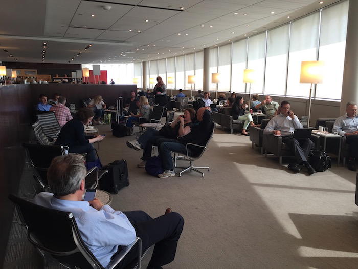 Maple-Leaf-Lounge-Toronto - 3