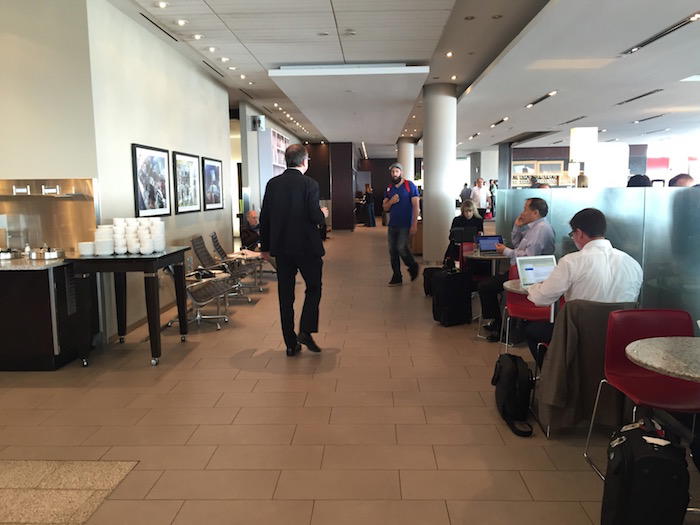 Maple-Leaf-Lounge-Toronto - 4