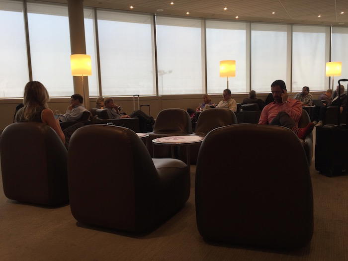Maple-Leaf-Lounge-Toronto - 6