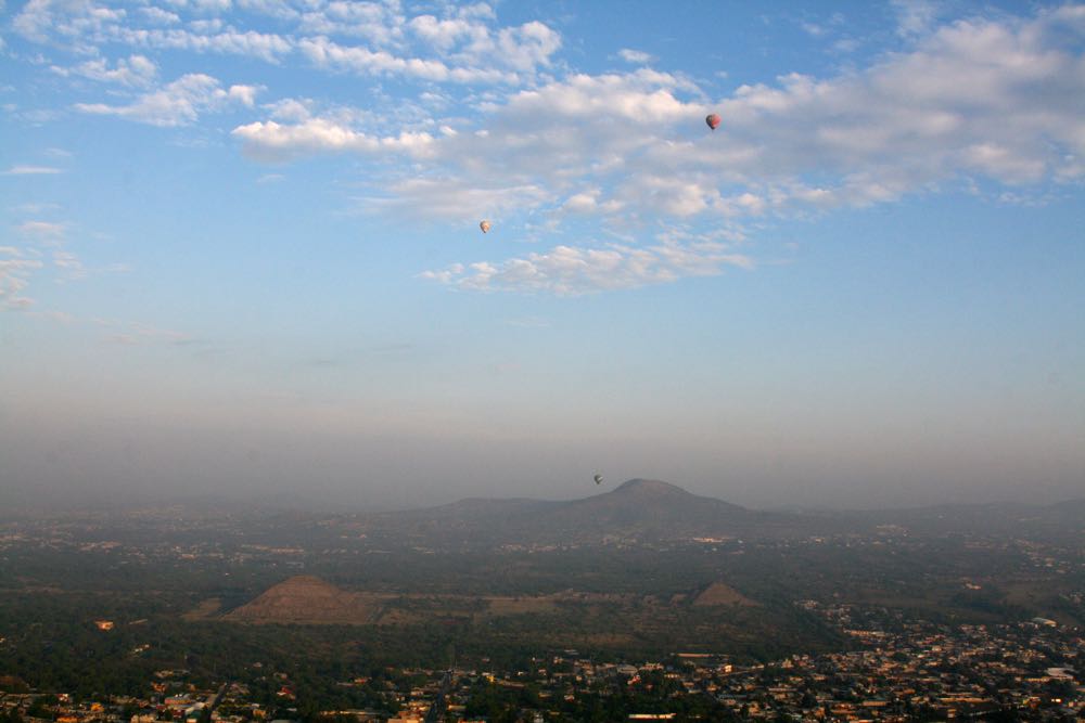 Mexico-City-Pyramids-Balloon-06