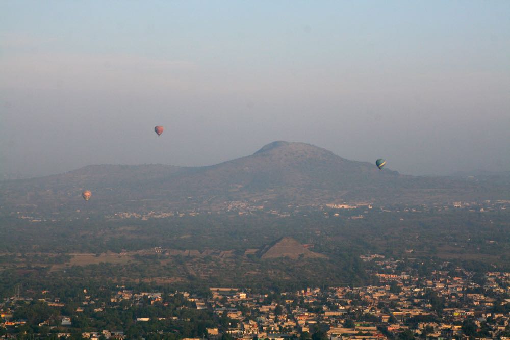 Mexico-City-Pyramids-Balloon-07