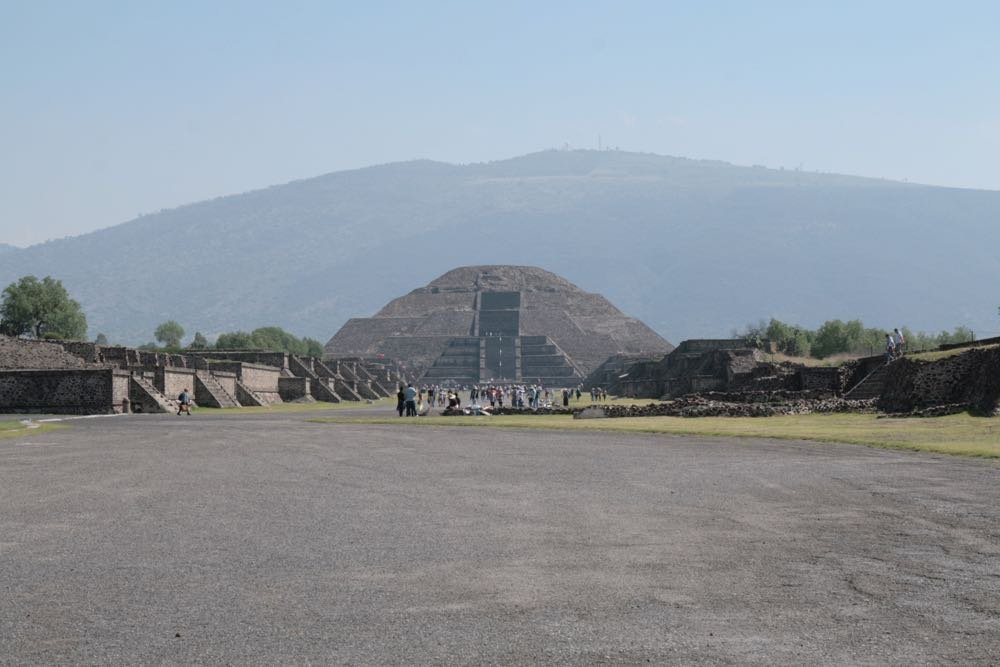 Pyramids-Teotihuacan-03