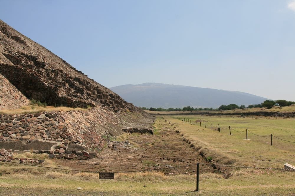 Pyramids-Teotihuacan-05