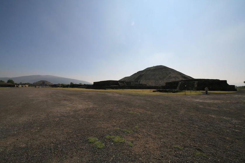Pyramids-Teotihuacan-08