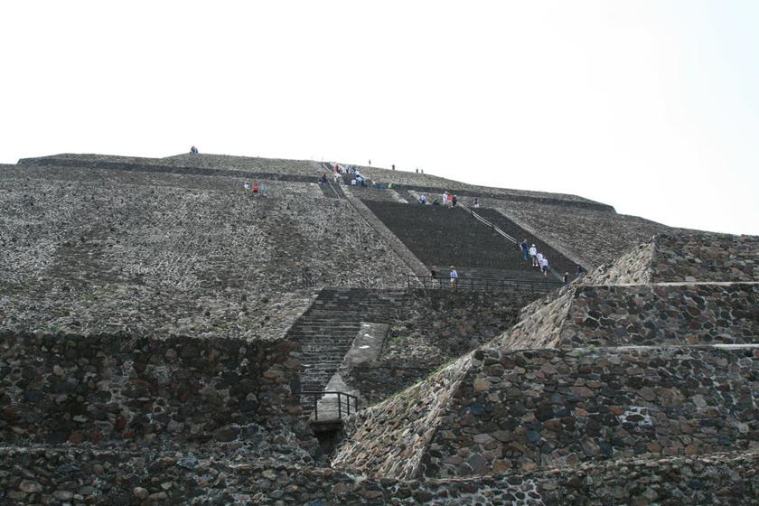 Pyramids-Teotihuacan-10