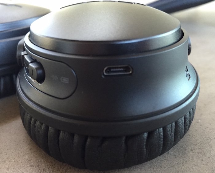 Bose-Wireless-Headphones-5