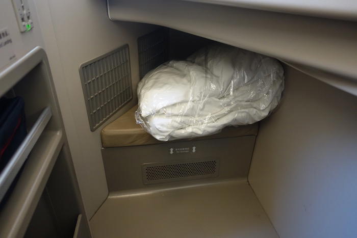 China-Eastern-Business-Class-777 - 15