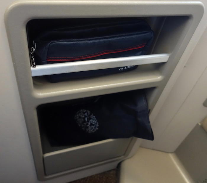 China-Eastern-Business-Class-777 - 16
