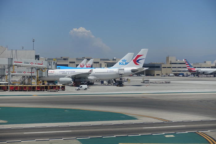 China-Eastern-Business-Class-777 - 36