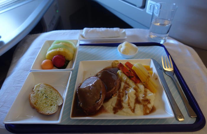 China-Eastern-Business-Class-777 - 95