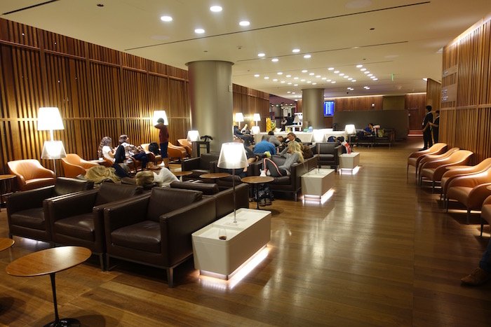 Oryx-Lounge-Doha-Airport - 10
