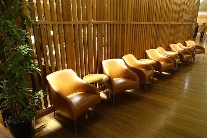 Oryx-Lounge-Doha-Airport - 11