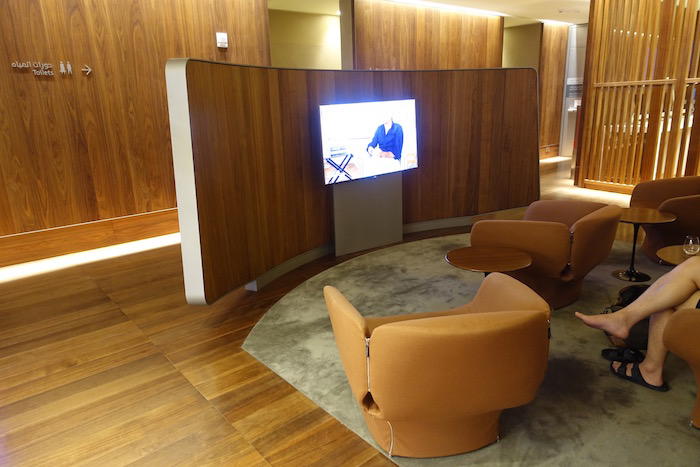 Oryx-Lounge-Doha-Airport - 12