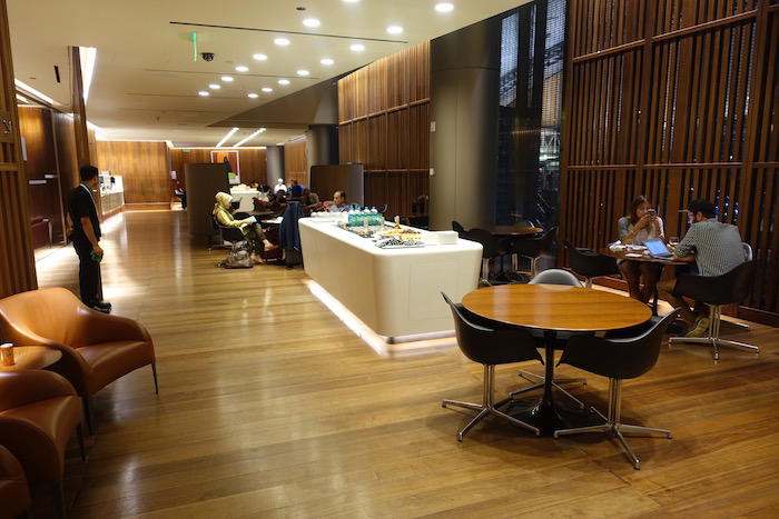 Oryx-Lounge-Doha-Airport - 14