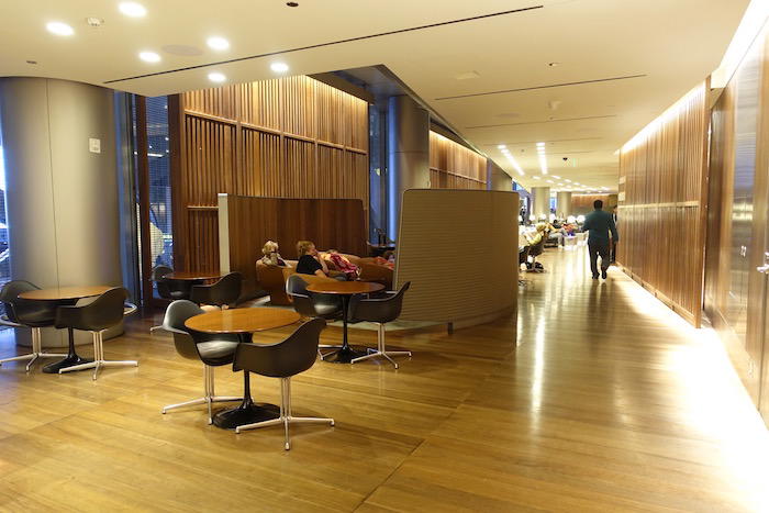 Oryx-Lounge-Doha-Airport - 15