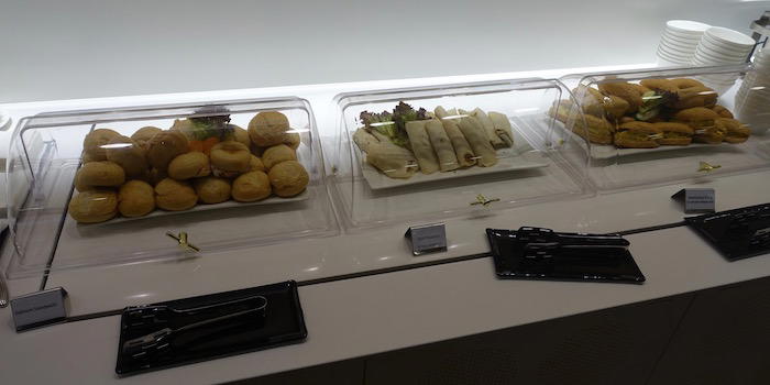 Oryx-Lounge-Doha-Airport - 21
