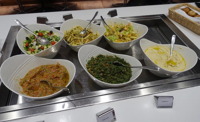 Oryx-Lounge-Doha-Airport - 26