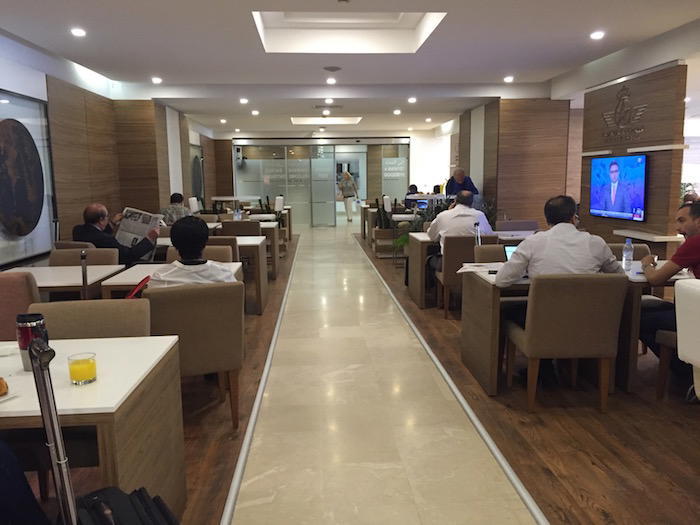 Royal-Air-Maroc-Lounge-Casablanca - 13
