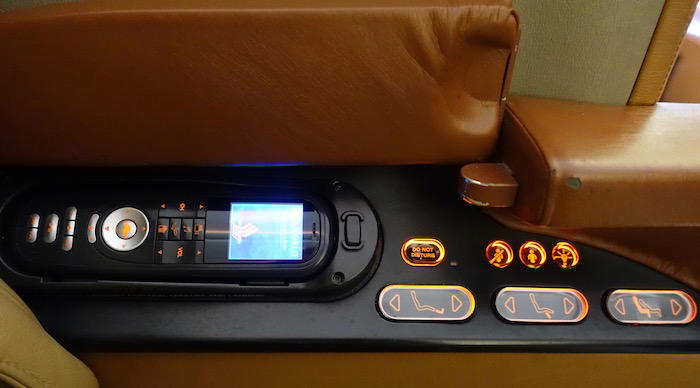 Singapore-First-Class-777 - 8