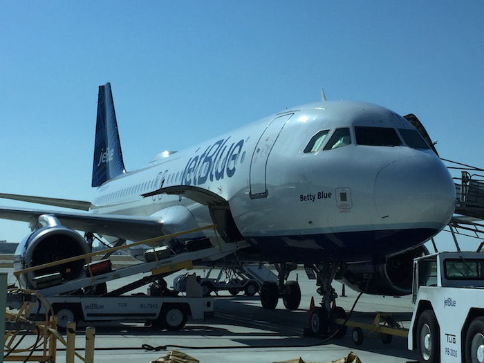 JetBlue-A320-Economy - 4