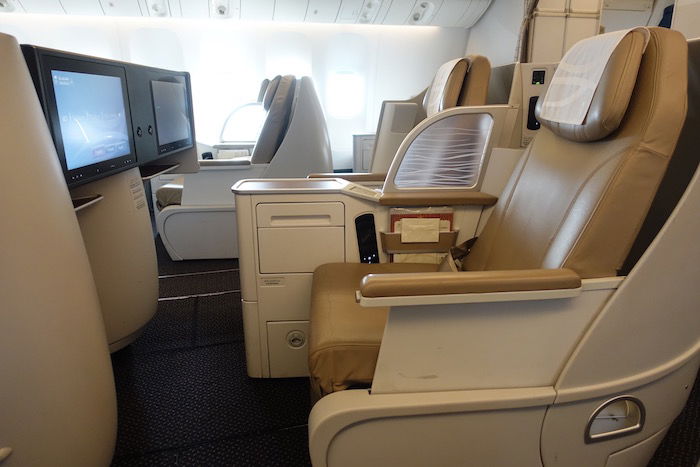 Saudia-Business-Class-777 - 14