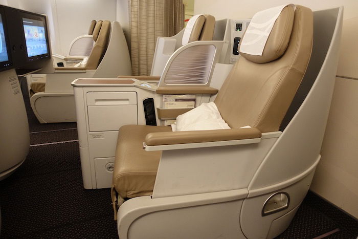 Saudia-Business-Class-777 - 71